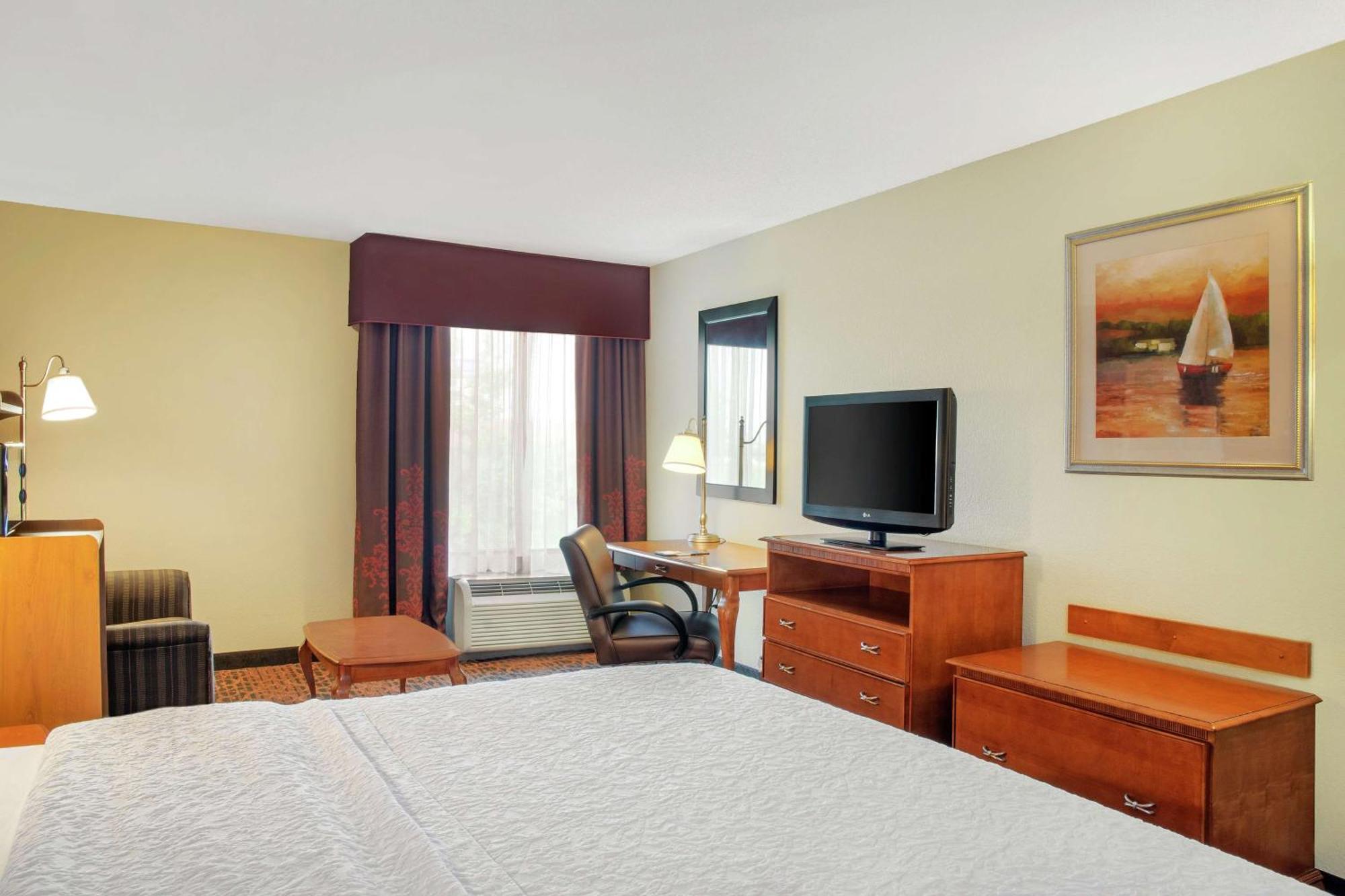 Hampton Inn Меррилвилл Экстерьер фото