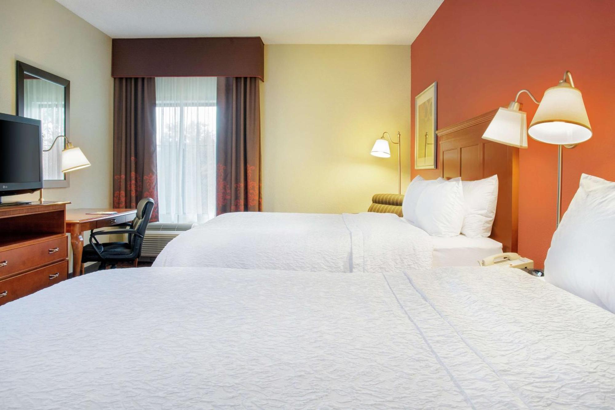 Hampton Inn Меррилвилл Экстерьер фото